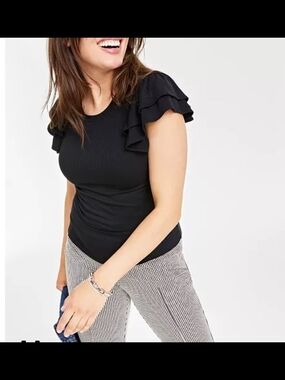 Black Ruffle-Sleeve Short Sleeve Knit Top